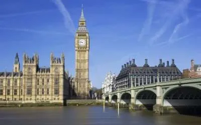 Study Artificial Intelligence in the UK: Top Universities, Costs, Eligibility & Career Prospects in 2025